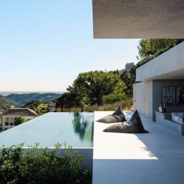 A Villa Perfectly Adapted to Its Environment in Monte Mayor, Benahavis Picture 0