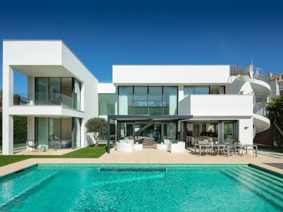 Contemporary Beachside Villa in Puerto Banus, Marbella