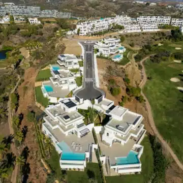 Spectacular development of just 6 villa’s in La Resina Golf Estepona Picture 9