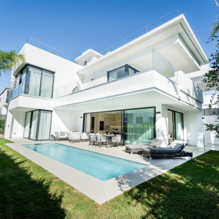 Marvelous New Modern Villas Located in One of the Most Luxurious Residential Areas in Marbella – Golden Mile Picture