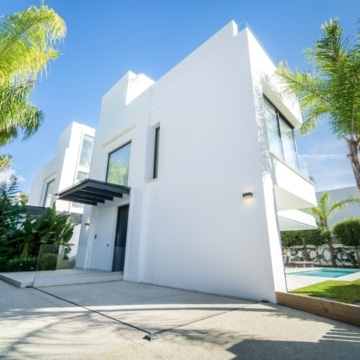 Marvelous New Modern Villas Located in One of the Most Luxurious Residential Areas in Marbella – Golden Mile Picture 22