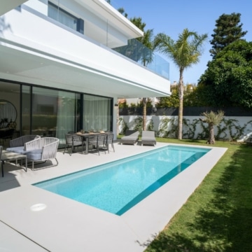 Marvelous New Modern Villas Located in One of the Most Luxurious Residential Areas in Marbella – Golden Mile Picture 23