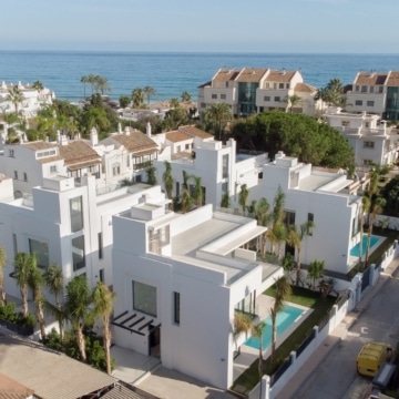 Marvelous New Modern Villas Located in One of the Most Luxurious Residential Areas in Marbella – Golden Mile Picture 0