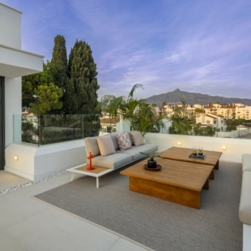 Elegant And Modern Contemporary Luxury Villa in the Area of Cortijo Blanco, Marbella Picture 16
