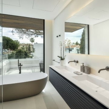 Elegant And Modern Contemporary Luxury Villa in the Area of Cortijo Blanco, Marbella Picture 10