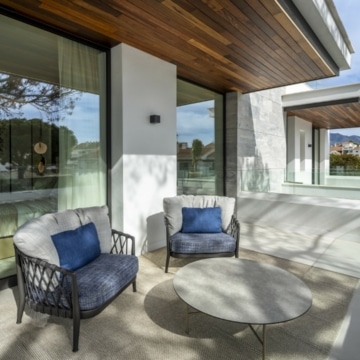 Elegant And Modern Contemporary Luxury Villa in the Area of Cortijo Blanco, Marbella Picture 12