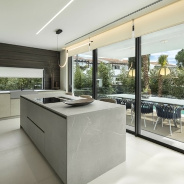 Elegant And Modern Contemporary Luxury Villa in the Area of Cortijo Blanco, Marbella Picture 14