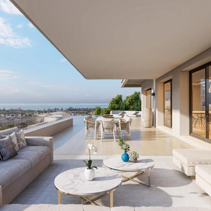 Spectacular villa in La Resina Golf, Estepona on an elevated plot with stunning panoramic sea and mountain views Picture