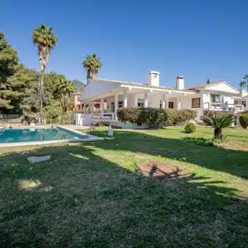 Picturesque Property in the Tranquil Residential Area above Marbella Centre Picture 11