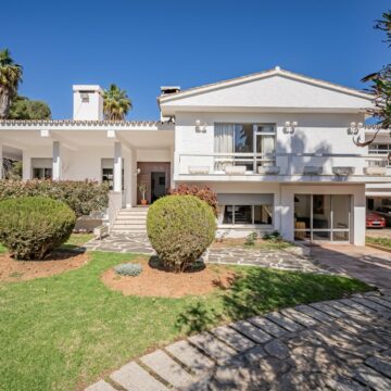 Picturesque Property in the Tranquil Residential Area above Marbella Centre Picture 14