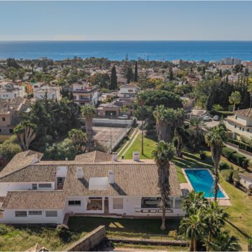 Picturesque Property in the Tranquil Residential Area above Marbella Centre Picture 1