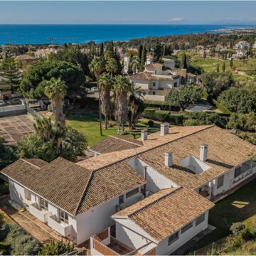 Picturesque Property in the Tranquil Residential Area above Marbella Centre Picture 3