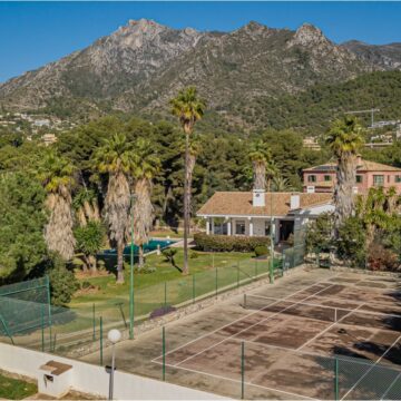 Picturesque Property in the Tranquil Residential Area above Marbella Centre Picture 6