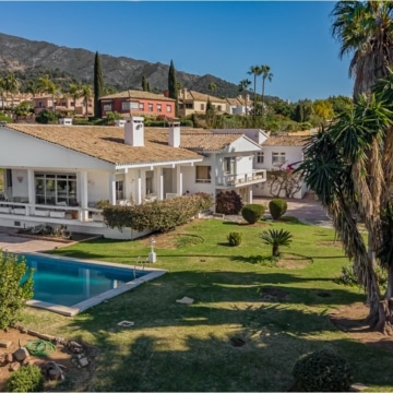 Picturesque Property in the Tranquil Residential Area above Marbella Centre Picture 7