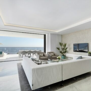 Emare Luxury Frontline Beach Apartment in Estepona on The Golden New Mile Picture 12