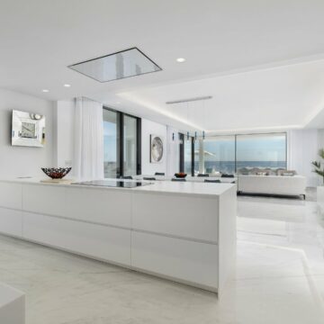 Emare Luxury Frontline Beach Apartment in Estepona on The Golden New Mile Picture 1