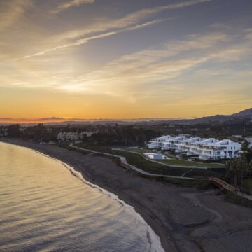 Emare Luxury Frontline Beach Apartment in Estepona on The Golden New Mile Picture 24