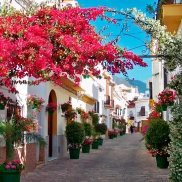 Aby Middle Estepona – Modern duplex penthouse with stunning views of golf in Estepona Picture 13