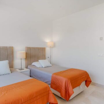 Duplex Penthouse in Las Lomas del Marques Benahavis Reformed and with Amazing Views towards the Sea Picture 17
