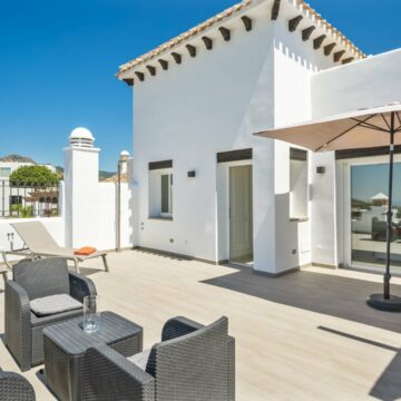Duplex Penthouse in Las Lomas del Marques Benahavis Reformed and with Amazing Views towards the Sea Picture 4