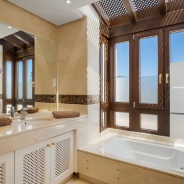 Duplex Penthouse in Las Lomas del Marques Benahavis Reformed and with Amazing Views towards the Sea Picture 14