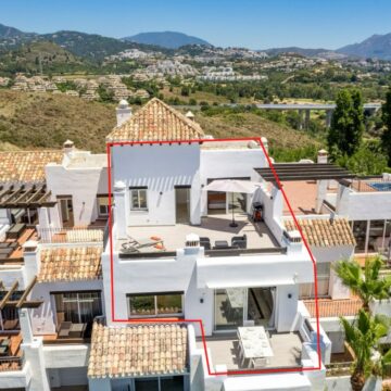 Duplex Penthouse in Las Lomas del Marques Benahavis Reformed and with Amazing Views towards the Sea Picture 1