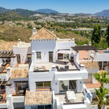Duplex Penthouse in Las Lomas del Marques Benahavis Reformed and with Amazing Views towards the Sea Picture 0