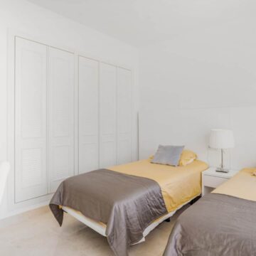Duplex Penthouse in Las Lomas del Marques Benahavis Reformed and with Amazing Views towards the Sea Picture 18