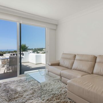 Duplex Penthouse in Las Lomas del Marques Benahavis Reformed and with Amazing Views towards the Sea Picture 8