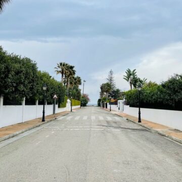 Spacious Plot Located on the third beach line in Casasola, Estepona Picture 10