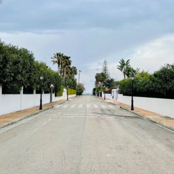 Spacious Plot Located on the third beach line in Casasola, Estepona Picture 13