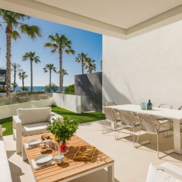The Island Estepona – Stunning beachfront townhouse, fully furnished, offering beautiful Sea Views Picture 3
