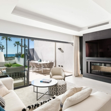 The Island Estepona – Stunning beachfront townhouse, fully furnished, offering beautiful Sea Views Picture