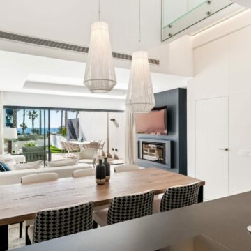 The Island Estepona – Stunning beachfront townhouse, fully furnished, offering beautiful Sea Views Picture 5