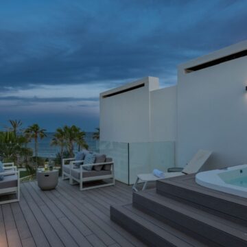 The Island Estepona – Stunning beachfront townhouse, fully furnished, offering beautiful Sea Views Picture 22