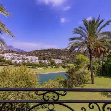 Majestic Frontline Villa with Incredible Views in Los Arqueros Golf, Benahavis Picture 9