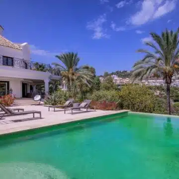 Majestic Frontline Villa with Incredible Views in Los Arqueros Golf, Benahavis Picture 13