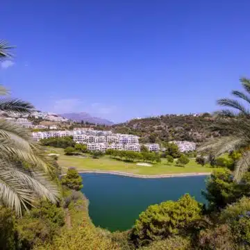 Majestic Frontline Villa with Incredible Views in Los Arqueros Golf, Benahavis Picture 25