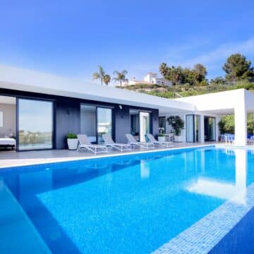 Newly built Contemporary Villa with stunning views in Montemayor, Benahavis Picture 10