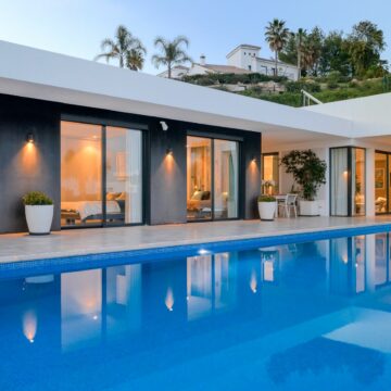 Newly built Contemporary Villa with stunning views in Montemayor, Benahavis Picture 1