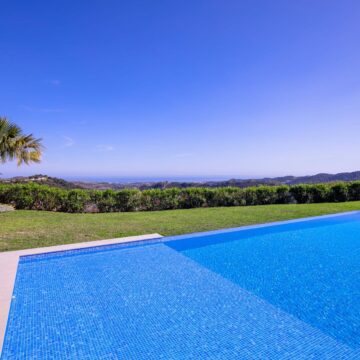 Newly built Contemporary Villa with stunning views in Montemayor, Benahavis Picture 8