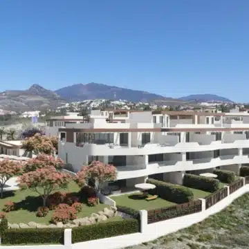 New 4 Bedroom Modern penthouse apartment on The New Golden Mile Estepona with Sea Views Picture 4