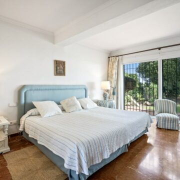 Stunning Frontline Beach Villa in The New Golden Mile, Estepona Picture 23