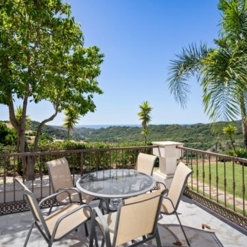 Stunning Traditional Andalusian Style Villa with Spectacular Sea Views in Monte Mayor, Benahavis Picture 4