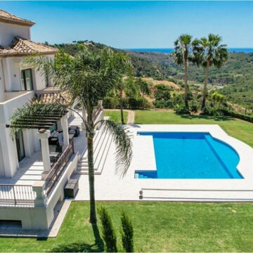 Stunning Traditional Andalusian Style Villa with Spectacular Sea Views in Monte Mayor, Benahavis Picture 1