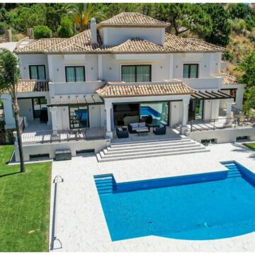 Stunning Traditional Andalusian Style Villa with Spectacular Sea Views in Monte Mayor, Benahavis Picture 0