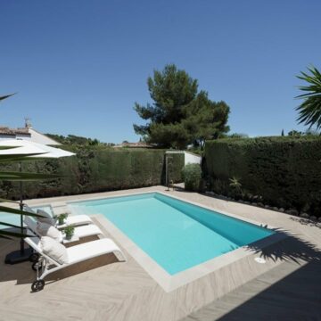 Cosy luxury villa situated in a secure neighbourhood in Nueva Andalucia, Marbella Country Club Picture 29