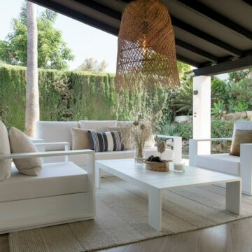 Cosy luxury villa situated in a secure neighbourhood in Nueva Andalucia, Marbella Country Club Picture 32