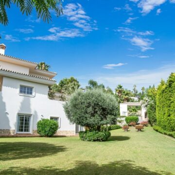 Beautiful Villa Situated in the Gated Community of Vega del Colorado, Benahavís Picture 6