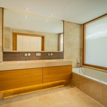 Stunning Penthouse in the Prestigious Residential Community of Sierra Blanca, Marbella Golden Mile Picture 9